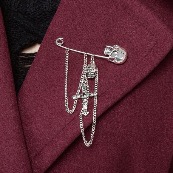 Disturbia — Meltdown Oversized Coat with Brooch - Red - Picture 2 of 5